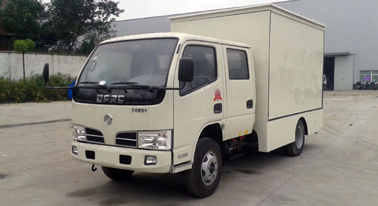 東風(fēng)雙金霸舞臺車(chē)